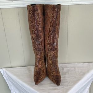 Ann Marino snake skin pointed toe kitten boots Sz 6.5